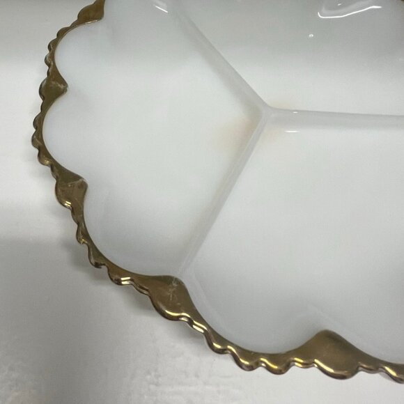 VINTAGE Anchor Hocking Milk Glass & Gold Trimmed Divided Serving Dish/Platter - Picture 6 of 11